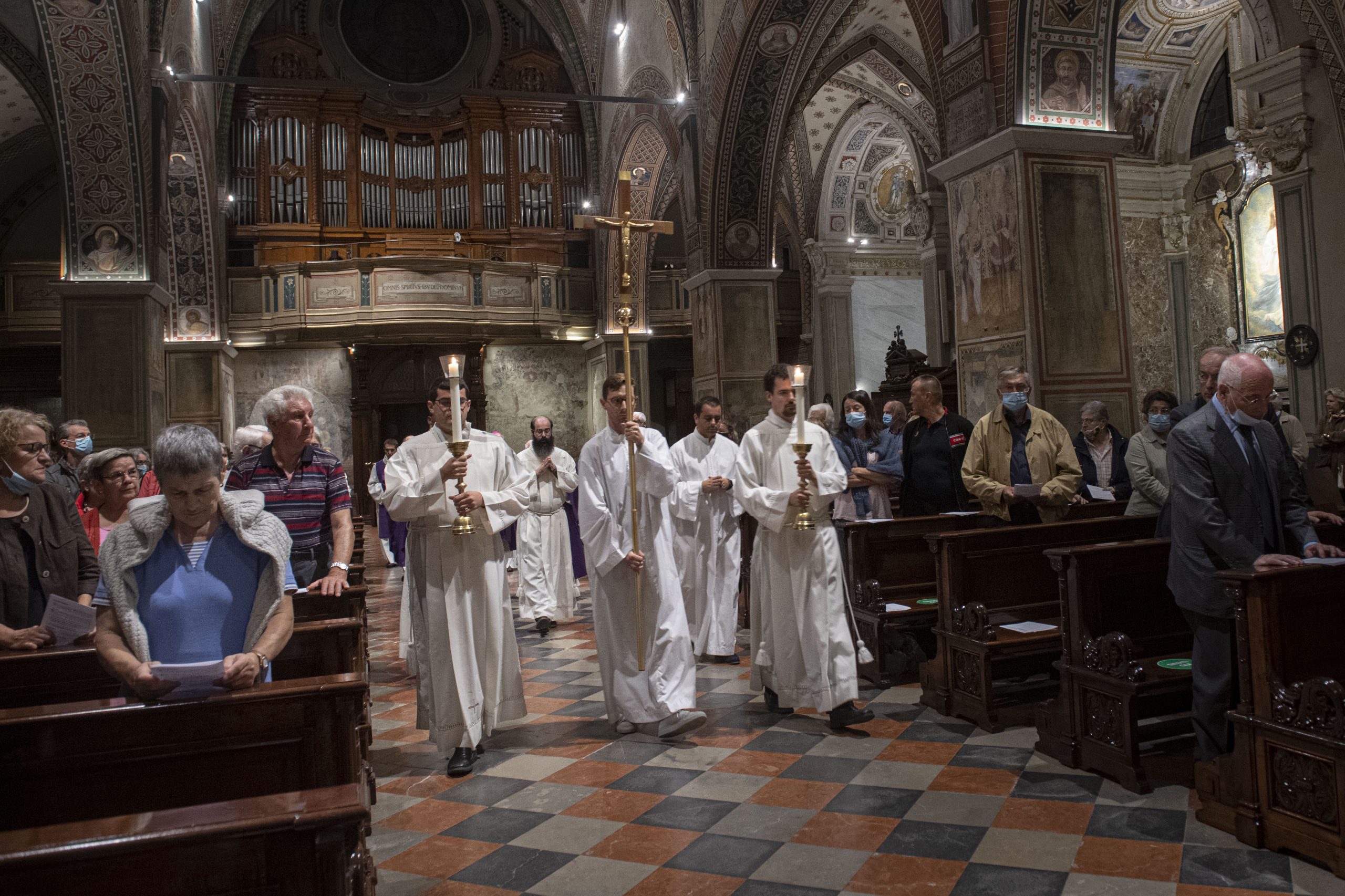 Quanto Dura La Messa Di Un Matrimonio Omelia e fotografie della Santa Messa in suffragio per mons. Vitalini